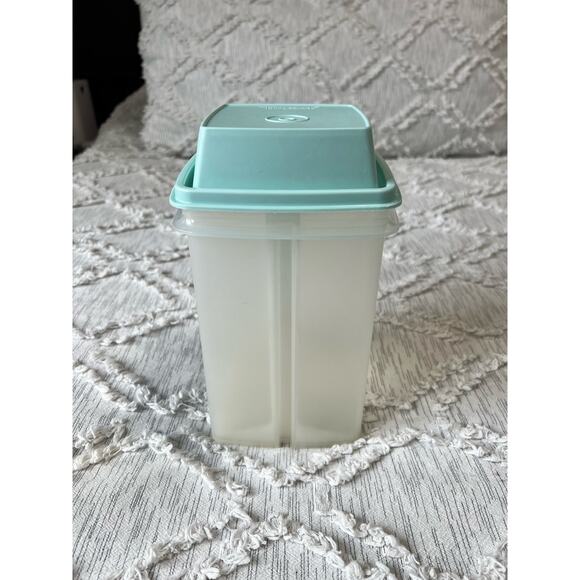 Tupperware 1562-1 Blue Lark Pick a Deli Pickle Keeper Strainer Lid 3 Pc 4 cups - Picture 1 of 5